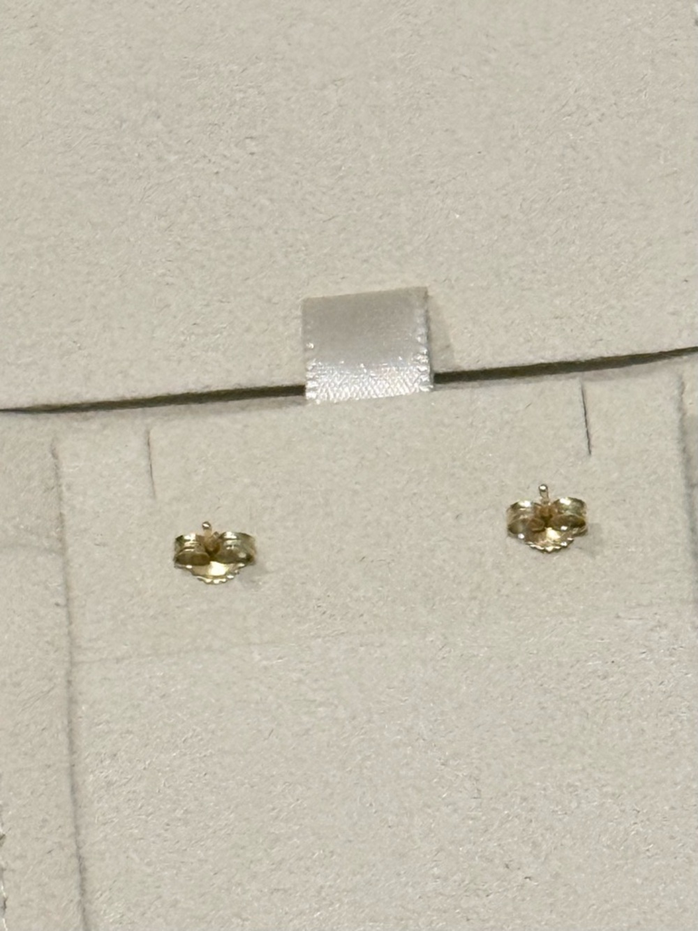 RARE Kendra Scott Tegan 14k Yellow Gold Stud Earrings in White Diamond - Picture 5 of 9
